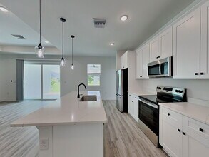 377 Biltmore St in Port Charlotte, FL - Building Photo - Building Photo