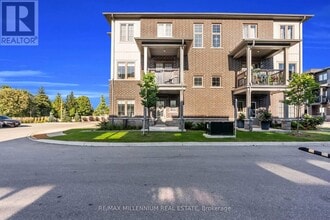 124 Compass Trail in Cambridge, ON - Building Photo - Building Photo