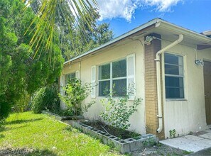 1097 San Remo Ave in Naples, FL - Building Photo - Building Photo