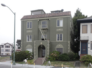 1500 Lakeshore Ave in Oakland, CA - Foto de edificio - Building Photo