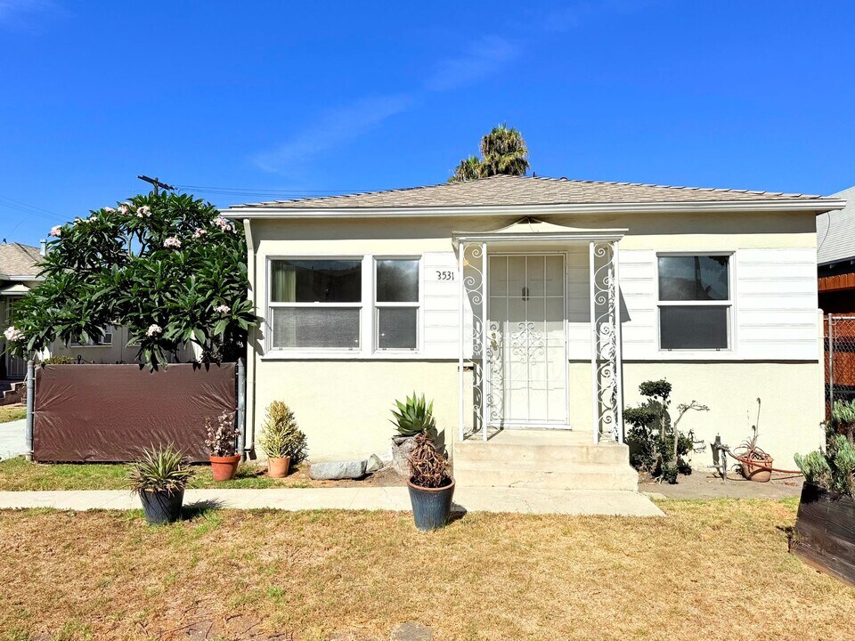 3531-3541 12th Ave in Los Angeles, CA - Building Photo