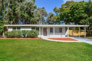 2605 Bay St in Sarasota, FL - Building Photo