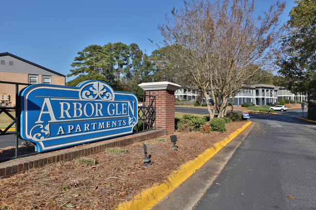 Arbor Glen Apartments in Spartanburg, SC - Building Photo - Building Photo