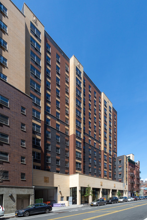 La Casa Del Mundo in Bronx, NY - Building Photo