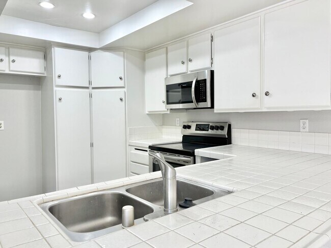 3604 Ketch Ave in Oxnard, CA - Building Photo - Building Photo