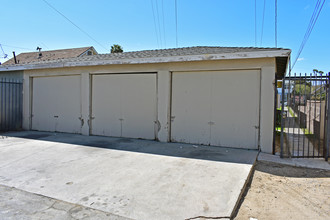 11730 Berendo Ave in Los Angeles, CA - Building Photo - Building Photo