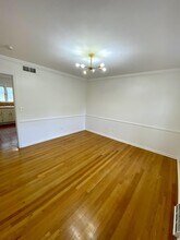 9136 Switzer St in Overland Park, KS - Building Photo - Building Photo