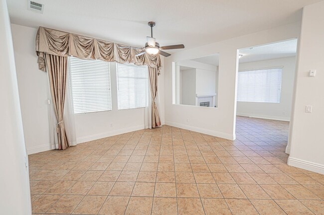 27703 Iris Ct in Santa Clarita, CA - Building Photo - Building Photo