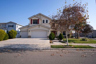 1620 Fiddle Leaf Ln in Ceres, CA - Building Photo - Building Photo