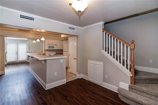 211 N Thompson St in Fayetteville, AR - Building Photo - Building Photo