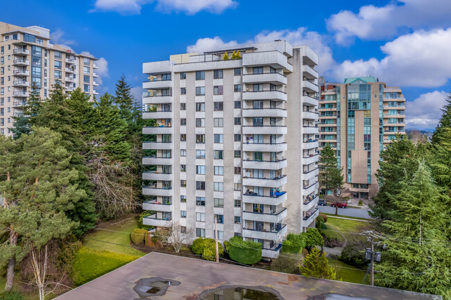 Middlegate Tower in Burnaby, BC - Building Photo - Building Photo