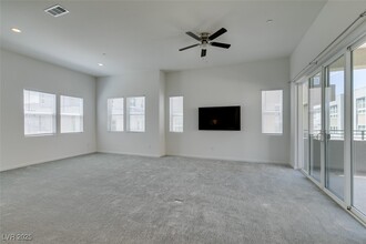 3336 Birdseye Maple Ave in Henderson, NV - Foto de edificio - Building Photo
