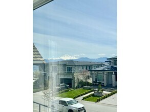 35367 Eagle Summit Drive in Abbotsford, BC - Building Photo - Building Photo