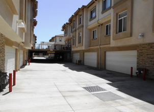 9254 Elm Vista Dr, Unit D in Downey, CA - Building Photo - Building Photo