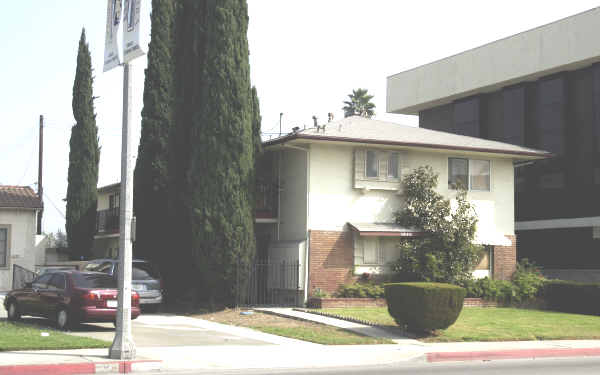 1036 S Garfield Ave in Alhambra, CA - Foto de edificio