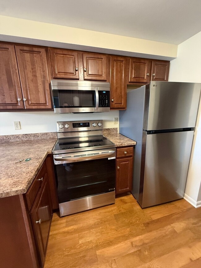 8899 New Country Dr in Cicero, NY - Building Photo - Building Photo