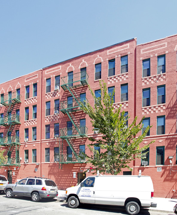 1520 Leland Ave in Bronx, NY - Building Photo