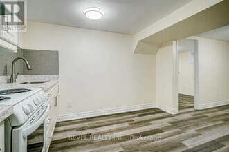 42 Madron Cres in Toronto, ON - Building Photo - Building Photo
