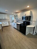 94 Carlton Ave, Unit 2BRwithBONUSROOM in East Rutherford, NJ - Building Photo