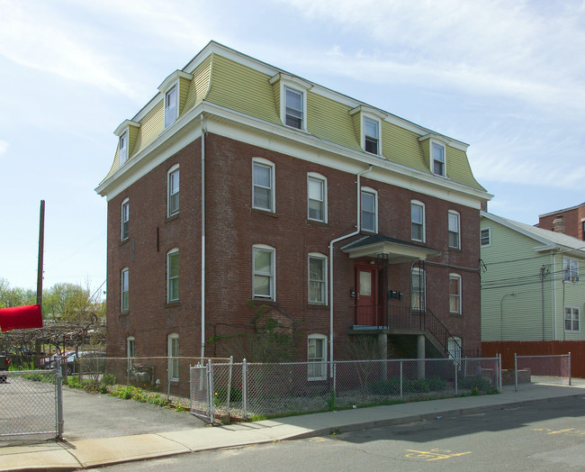 20 Park St in Chicopee, MA - Foto de edificio - Building Photo