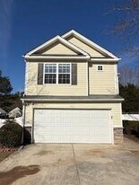 242 Silver Ridge Dr in Dallas, GA - Building Photo