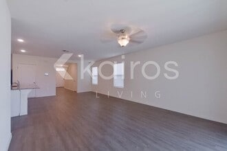 32016 Katelin Cir in Leesburg, FL - Foto de edificio - Building Photo