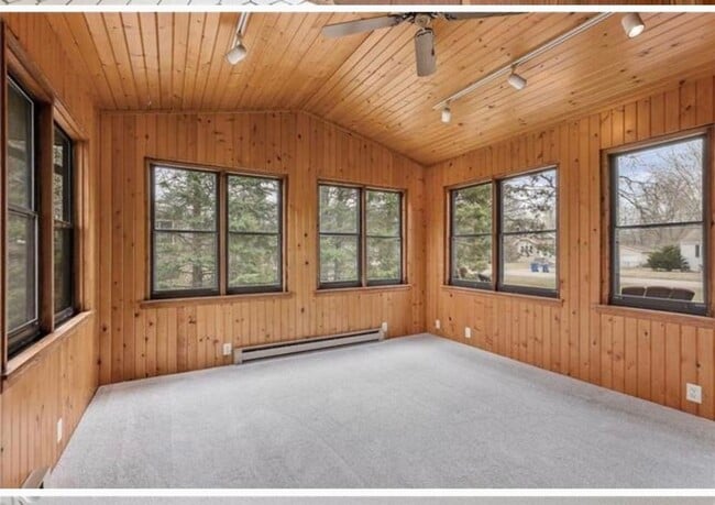 2463 Buffalo St in White Bear Lake, MN - Building Photo - Building Photo