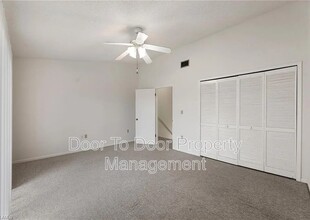 13160 Kings Point Dr in Ft. Myers, FL - Building Photo - Building Photo