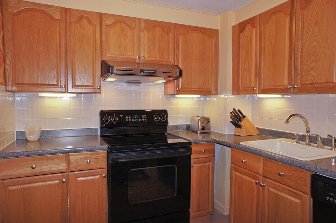 269 Harvard St, Unit 27A in Cambridge, MA - Building Photo