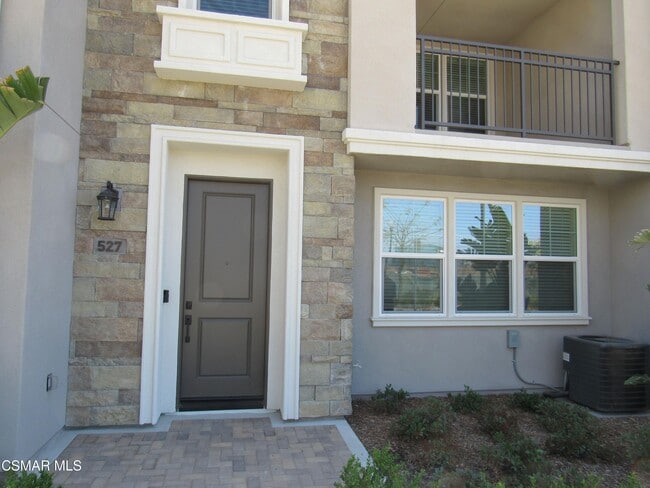 527 Winchester Dr in Oxnard, CA - Building Photo - Building Photo