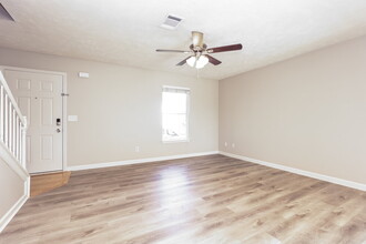 149 Howard Woody Dr in La Vergne, TN - Building Photo - Building Photo