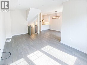 6 Ritchie Ln in Hamilton, ON - Building Photo - Building Photo