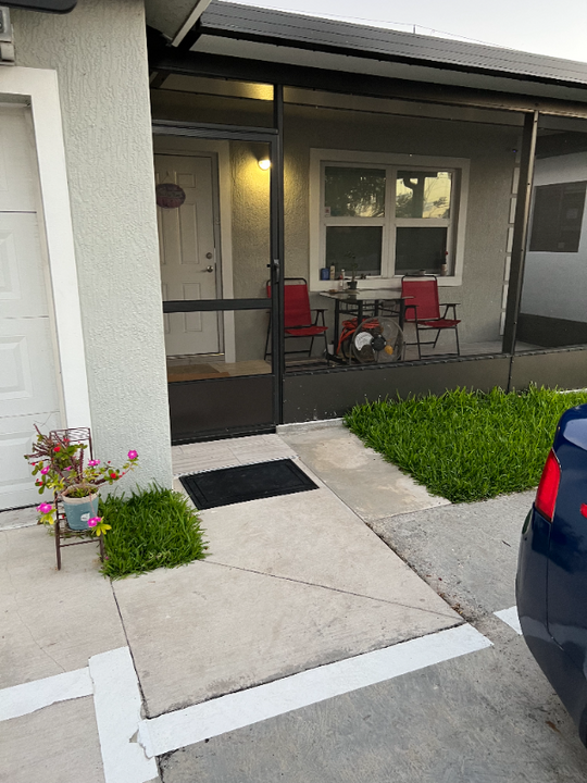 2229 Hope St in Hollywood, FL - Building Photo