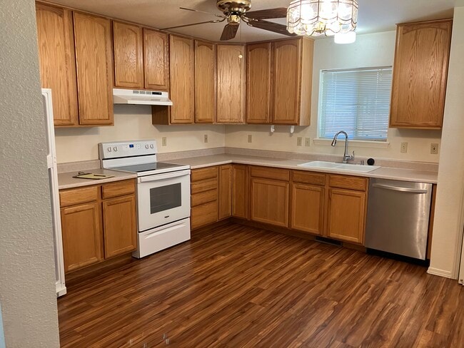 718 Florida Rd, Unit 718 B Florida Road