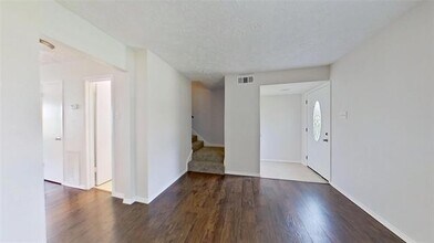 57 W Townhouse Ln in Grand Prairie, TX - Building Photo - Building Photo