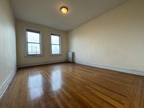 884 Riverside Dr in New York, NY - Building Photo - Building Photo