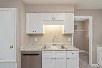 93 Josie Rd in Mary Esther, FL - Building Photo - Building Photo