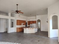 23492 N 77th Pl in Scottsdale, AZ - Foto de edificio - Building Photo