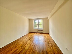 83-36 Beverly Rd in Queens, NY - Building Photo - Building Photo