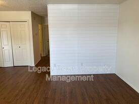 1412 Courtney Pl in Cleburne, TX - Building Photo