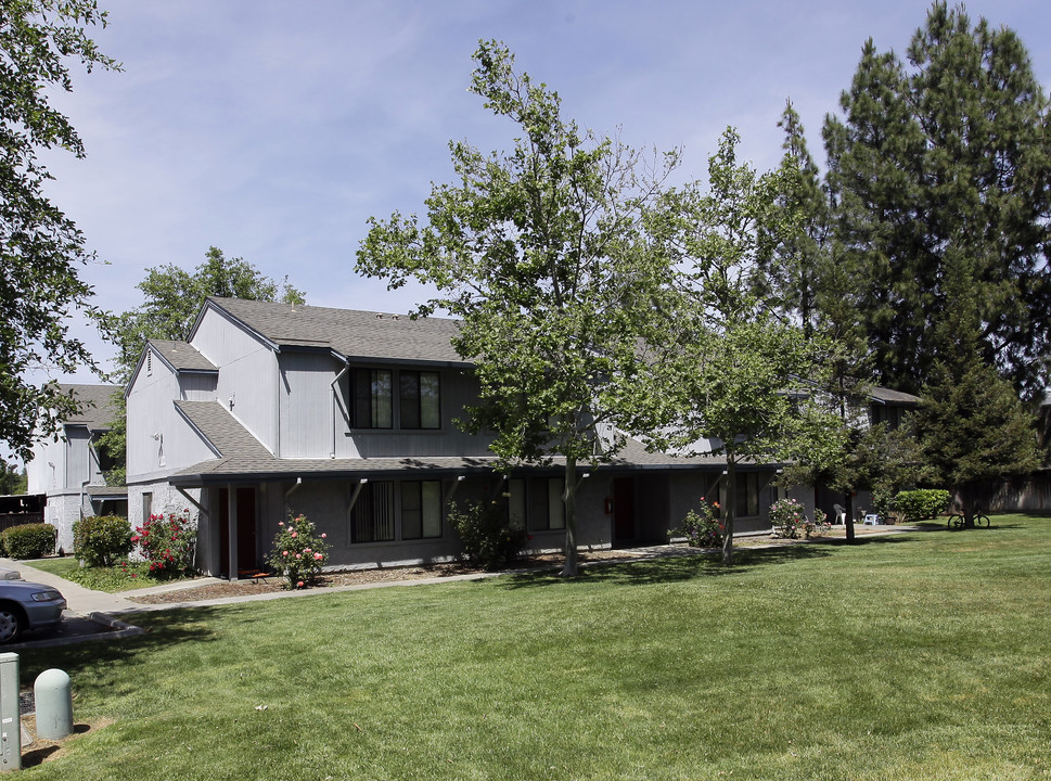 Cherry Glen Apartments in Woodland, CA - Building Photo