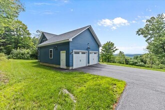 202 Abani Dr in Hinesburg, VT - Building Photo - Building Photo
