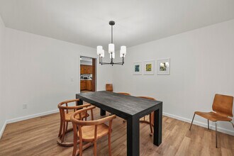 34 Galway Ct in Lenox, MA - Building Photo - Building Photo