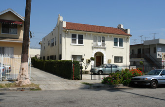 912-914 S Kenmore Ave in Los Angeles, CA - Building Photo - Building Photo