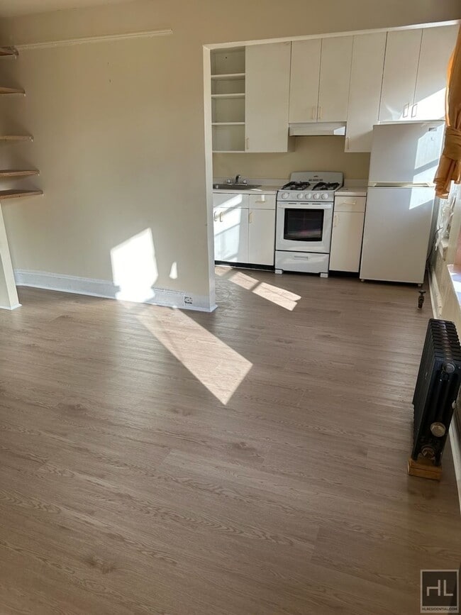 403 E 6th St in New York, NY - Building Photo - Building Photo