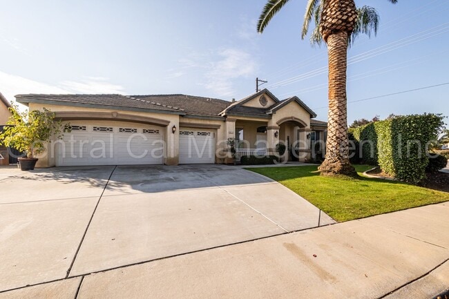 9613 Lake Superior Dr in Bakersfield, CA - Building Photo - Building Photo