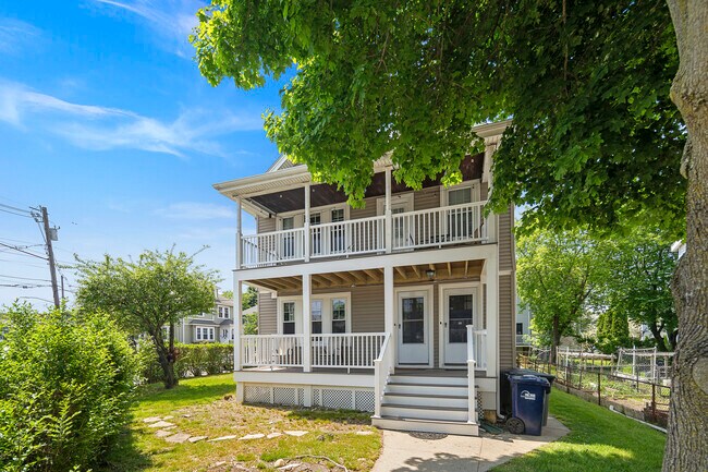221 Faneuil St, Unit 221, Unit 221