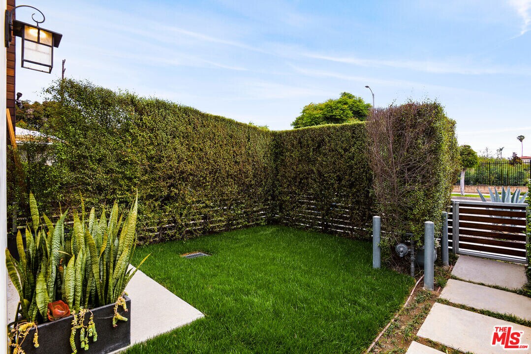 2013 Federal Ave in Los Angeles, CA - Building Photo