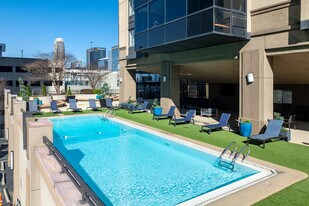 Arts Center Tower Apartments in Atlanta, GA - Building Photo