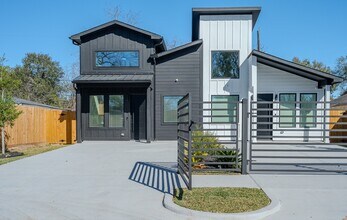 5029 Van Fleet St in Houston, TX - Building Photo - Building Photo